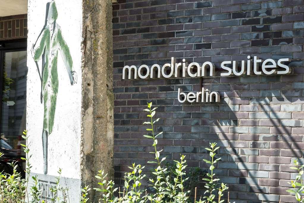 Mondrian Am Checkpoint Charlie Berlino