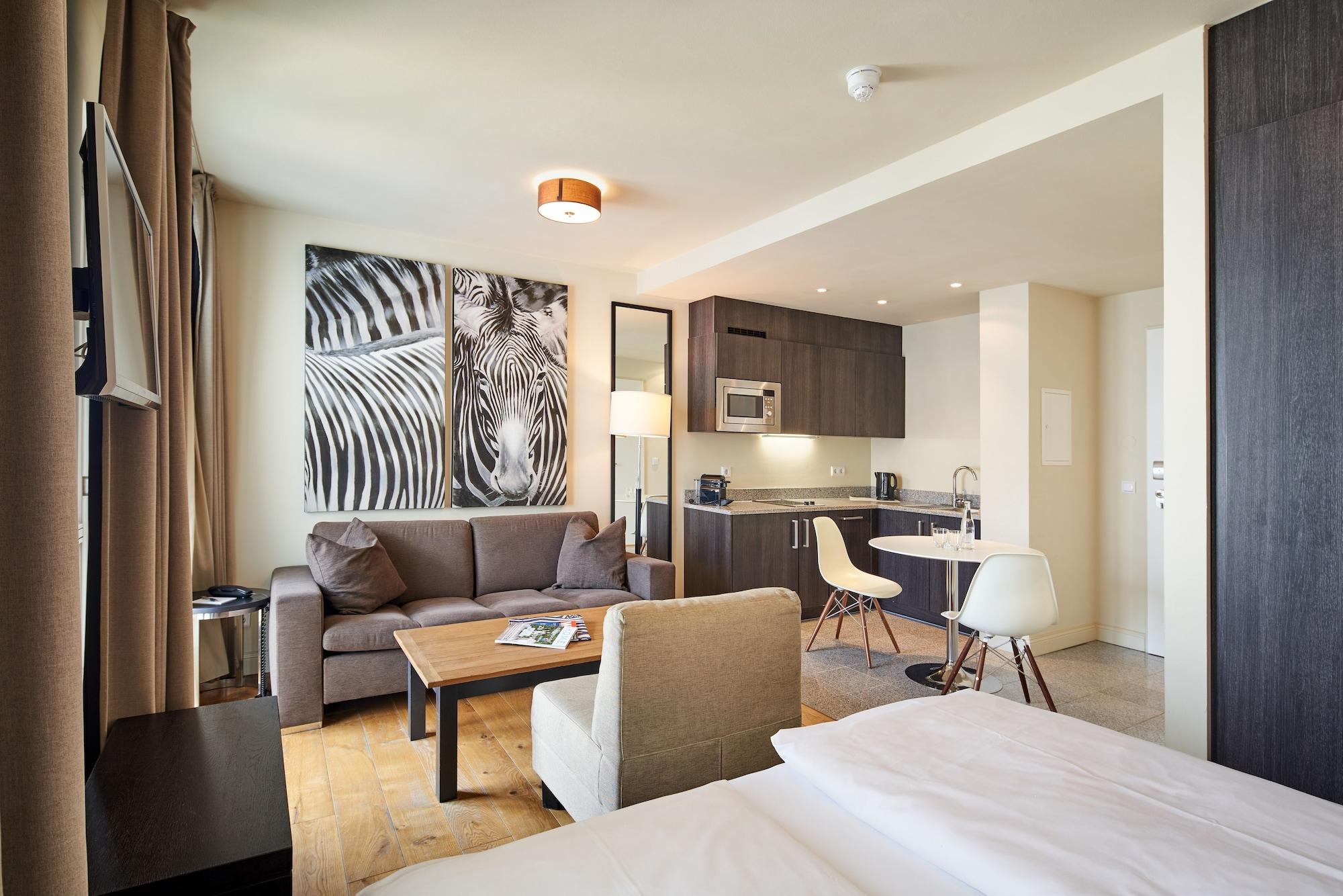 Mondrian Am Checkpoint Charlie Hotel 4*